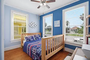 1020 Broadway St, Galveston, TX 77550 - Photo 9