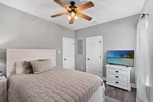 979 Fisherman Dr S, Crystal Beach, TX 77650 - Photo 15