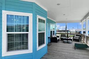 979 Fisherman Dr S, Crystal Beach, TX 77650 - Photo 23