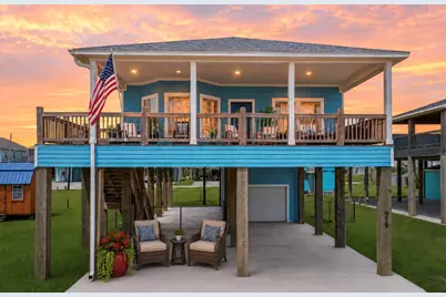 979 Fisherman Drive S, Crystal Beach, TX 77650 - Photo 1