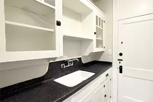 1126 Berthea St, Houston, TX 77006 - Photo 9