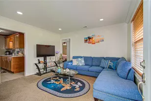 8651 Flossie Mae St, Houston, TX 77029 - Photo 7