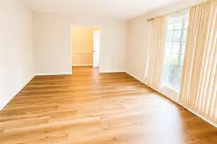 10223 Knoboak Dr, Houston, TX 77043 - Photo 5