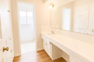 10223 Knoboak Dr, Houston, TX 77043 - Photo 9