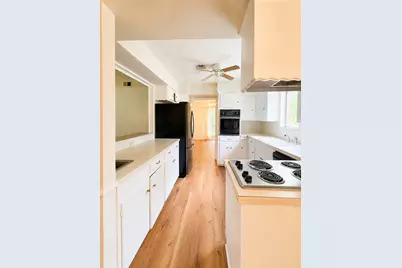 10223 Knoboak Drive, Houston, TX 77043 - Photo 3