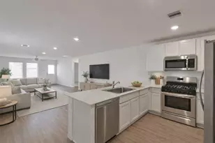 747 Hackberry Br Ct, Magnolia, TX 77354 - Photo 5