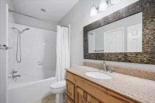 811 W Heights Hollow Ln, Houston, TX 77007 - Photo 17