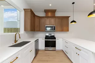 7937 Sparta St, Houston, TX 77028 - Photo 11