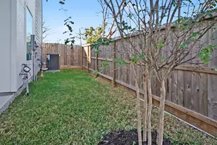 2802 Tierwester St, Houston, TX 77004 - Photo 3
