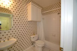 15307 Amesbury Ln, Sugar Land, TX 77478 - Photo 7