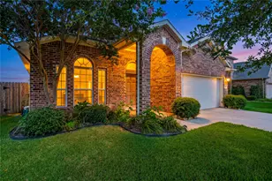 508 Forest Village Cir, La Marque, TX 77568 - Photo 1
