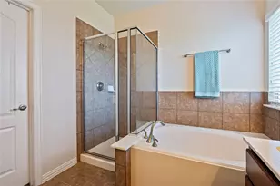 508 Forest Village Cir, La Marque, TX 77568 - Photo 17