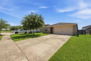 9438 Sapphire Crk Ln, Rosharon, TX 77583 - Photo 1