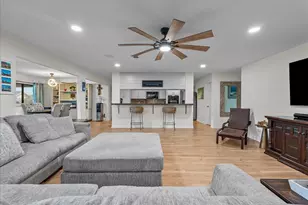 23 Harbor Ln, Kemah, TX 77565 - Photo 9