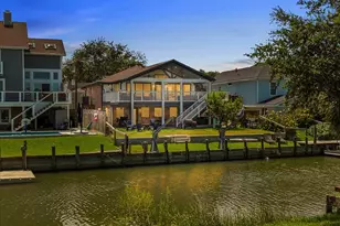 23 Harbor Ln, Kemah, TX 77565 - Photo 1