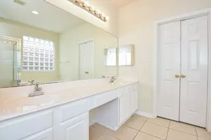 15119 Newfield Bridge Ln, Sugar Land, TX 77498 - Photo 19