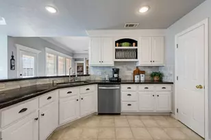 3804 Bridle Trails Ct, College Station, TX 77845 - Photo 15