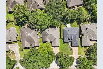 124 Crimson Bay Drive, League City, TX 77573 - Photo 35