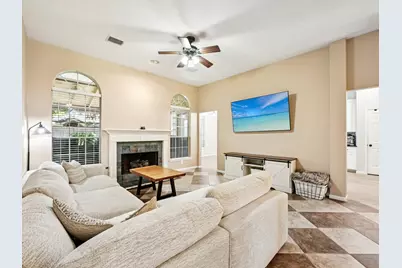 124 Crimson Bay Drive, League City, TX 77573 - Photo 9