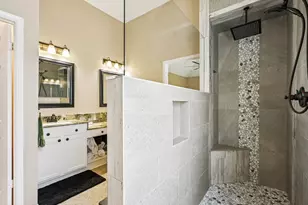 124 Crimson Bay Dr, League City, TX 77573 - Photo 25