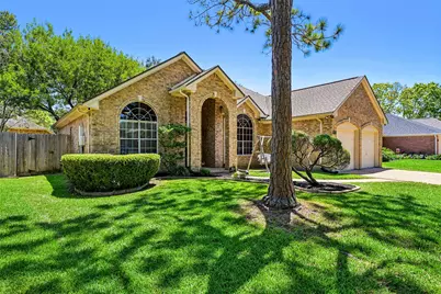 124 Crimson Bay Drive, League City, TX 77573 - Photo 1