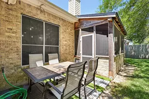 124 Crimson Bay Dr, League City, TX 77573 - Photo 31