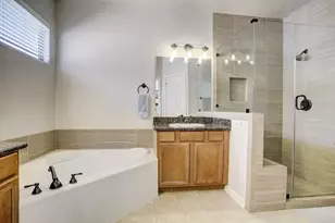 1364 Studer St, Houston, TX 77007 - Photo 13