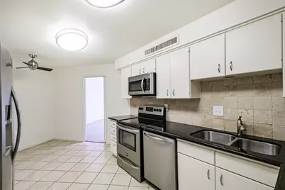 5050 Woodway Drive #3M, Houston, TX 77056 - Photo 7
