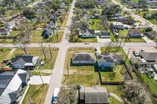 317-319 E B St, La Porte, TX 77571 - Photo 23