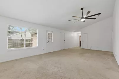 218 Oxford Drive, Conroe, TX 77303 - Photo 9