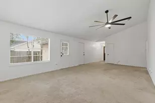 218 Oxford Dr, Conroe, TX 77303 - Photo 9