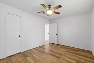 218 Oxford Dr, Conroe, TX 77303 - Photo 33
