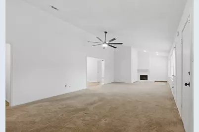 218 Oxford Drive, Conroe, TX 77303 - Photo 7