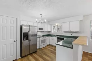 218 Oxford Dr, Conroe, TX 77303 - Photo 15