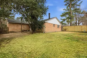 218 Oxford Dr, Conroe, TX 77303 - Photo 35