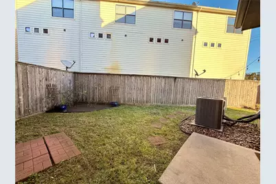 9833 Sandra Ann Court, Houston, TX 77025 - Photo 27