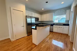 9833 Sandra Ann Ct, Houston, TX 77025 - Photo 17