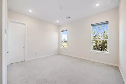 624 Thornton Oaks Lane, Houston, TX 77018 - Photo 11