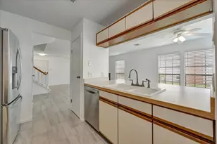 17287 Saturn Ln, Houston, TX 77058 - Photo 29