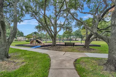 17287 Saturn Lane, Houston, TX 77058 - Photo 3