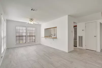 17287 Saturn Lane, Houston, TX 77058 - Photo 9