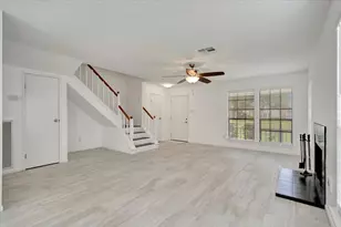 17287 Saturn Ln, Houston, TX 77058 - Photo 11
