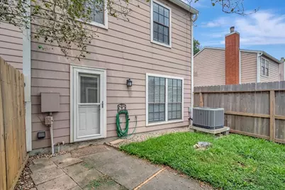 17287 Saturn Lane, Houston, TX 77058 - Photo 5