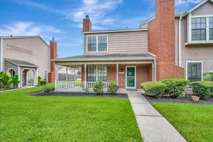 17287 Saturn Ln, Houston, TX 77058 - Photo 1