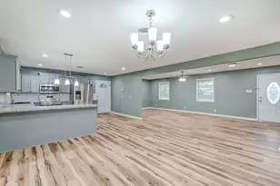 824 S 37th St, Nederland, TX 77627 - Photo 5