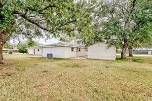 824 S 37th St, Nederland, TX 77627 - Photo 19