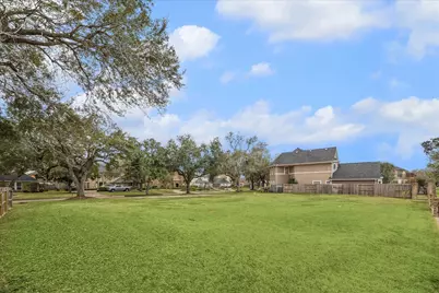 1312 Sugar Creek Boulevard, Sugar Land, TX 77478 - Photo 5