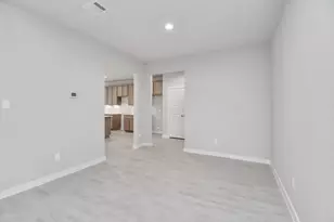 12042 Maple Oak Dr, Houston, TX 77066 - Photo 9