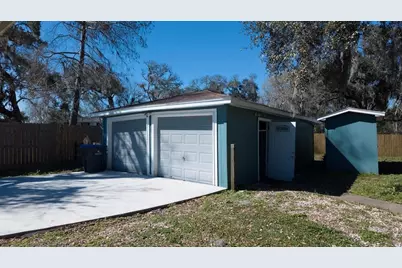 407 Tamarind Street, Lake Jackson, TX 77566 - Photo 29