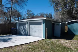 407 Tamarind St, Lake Jackson, TX 77566 - Photo 29